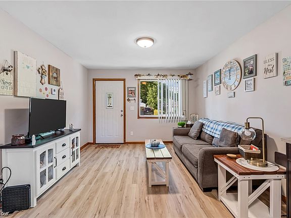 4th image of 417 Franklin Ave