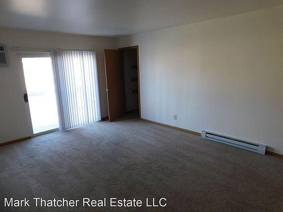 3rd image of 215 Roosevelt Dr #7