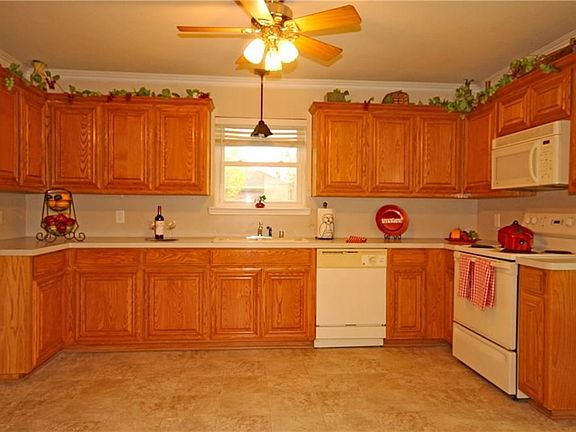5th image of 1701 Coastline Ln