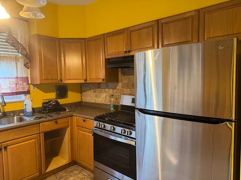 732 S Frazier St — Photo 3