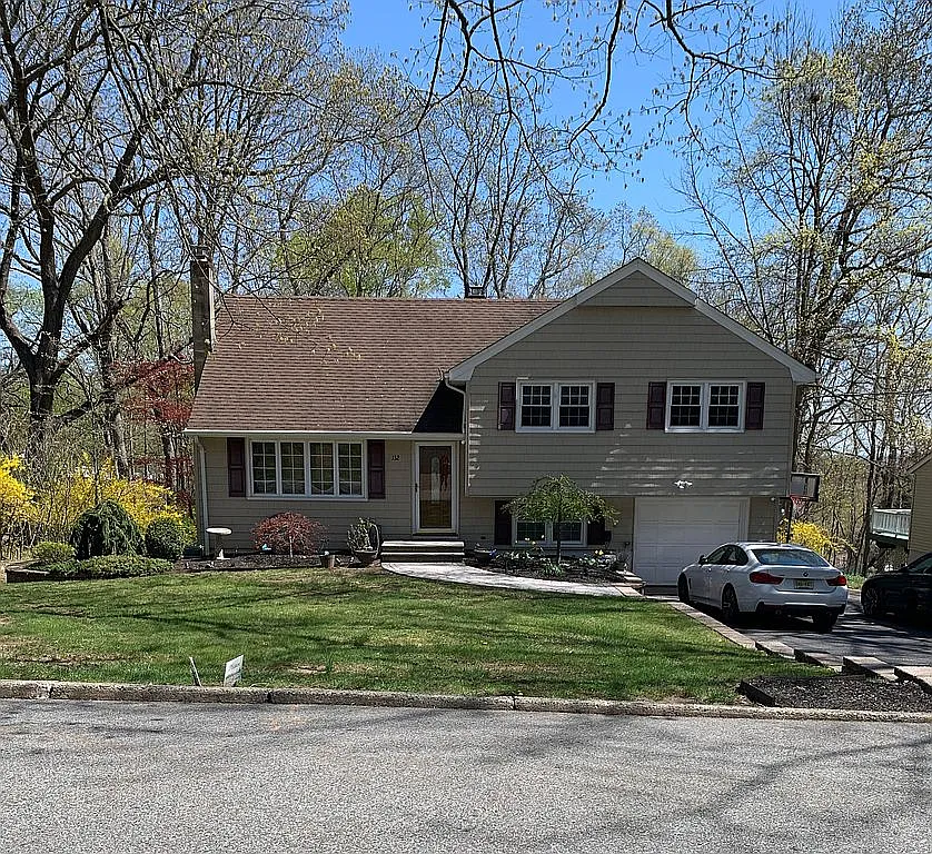 132 Vreeland Ave photo 1