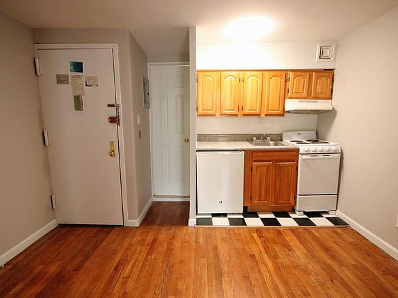 5th image of 518 E 5th St APT 12A