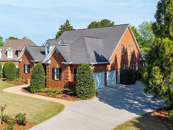 2nd image of 203 Laurel Creek Rd SE