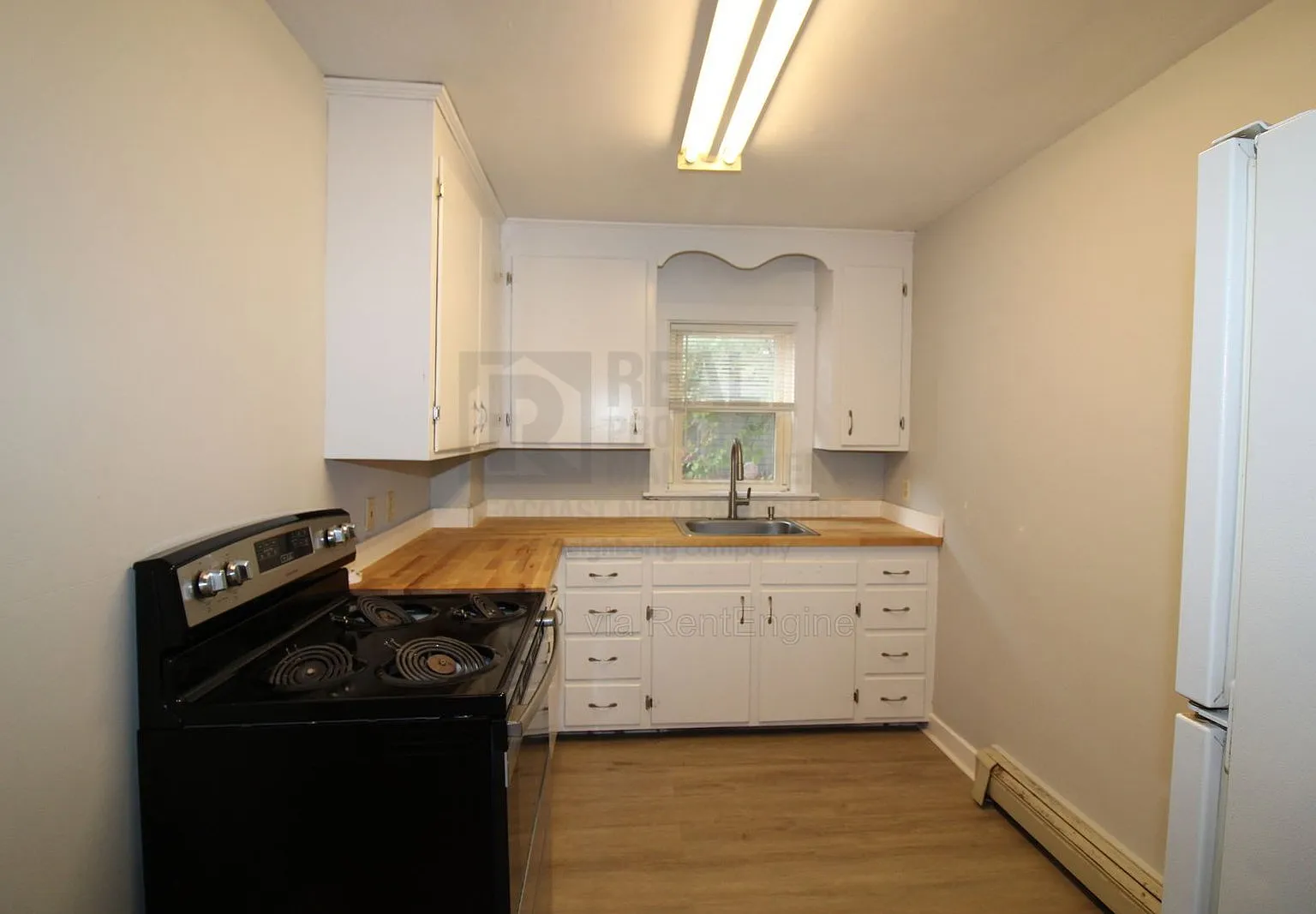 3 bed, 1.0 bath, $1,800 — Photo 2
