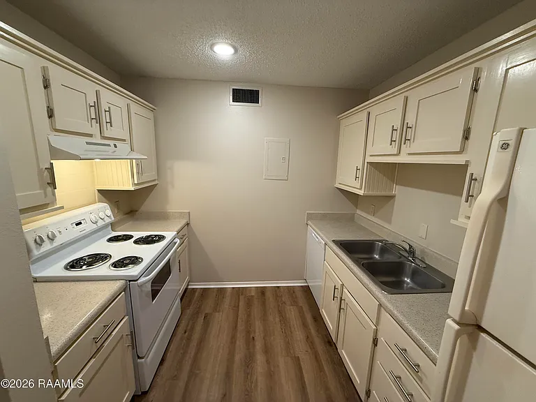 200 High Meadows Blvd #121 — Photo 10