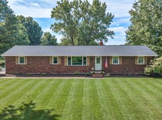 6934 Center St NE, Hartville, OH 44632