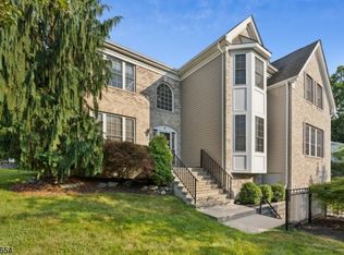 8 Blue Ridge Cir, Scotch Plains, NJ 07076