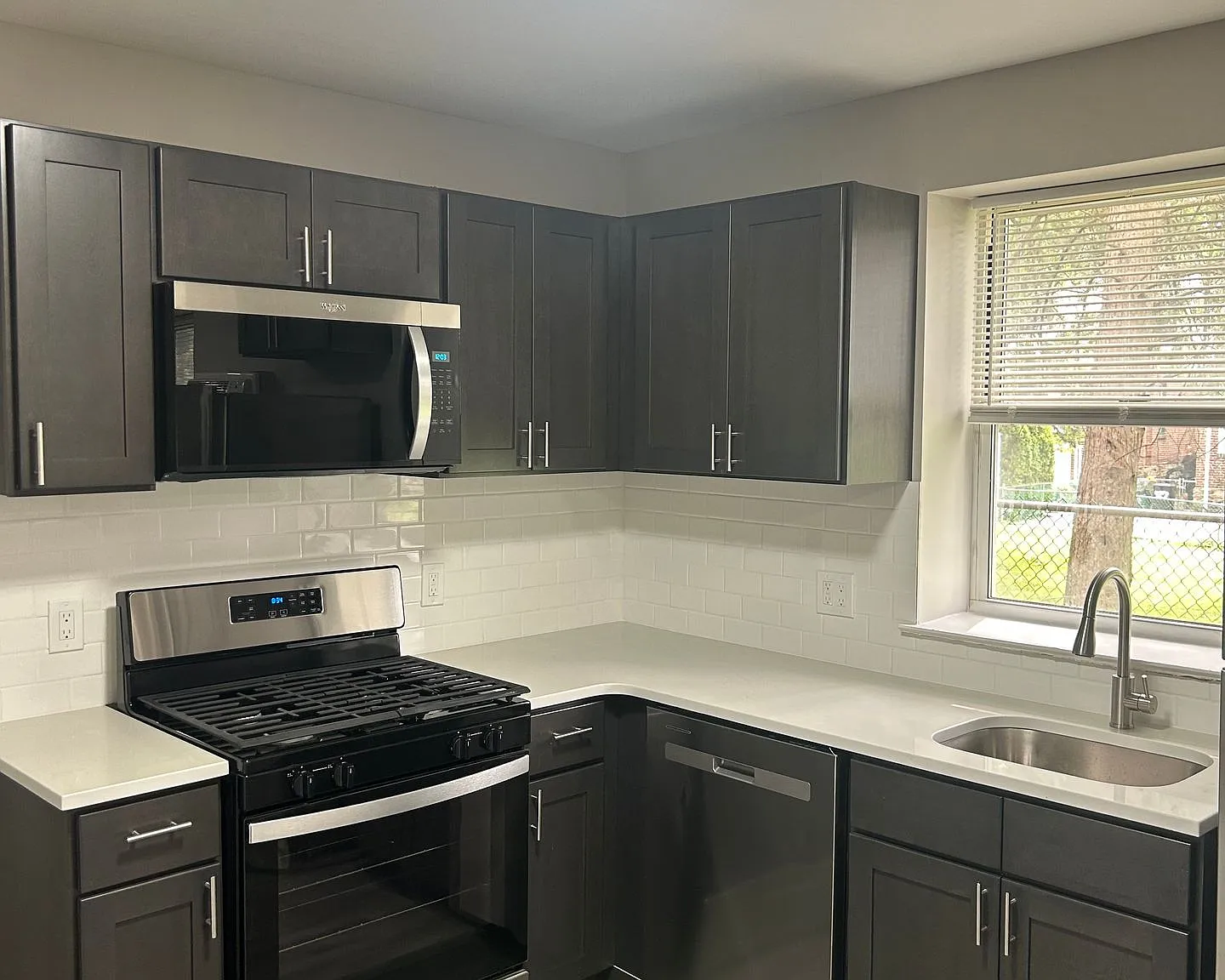 Austin Manor Apartments — Photo 1