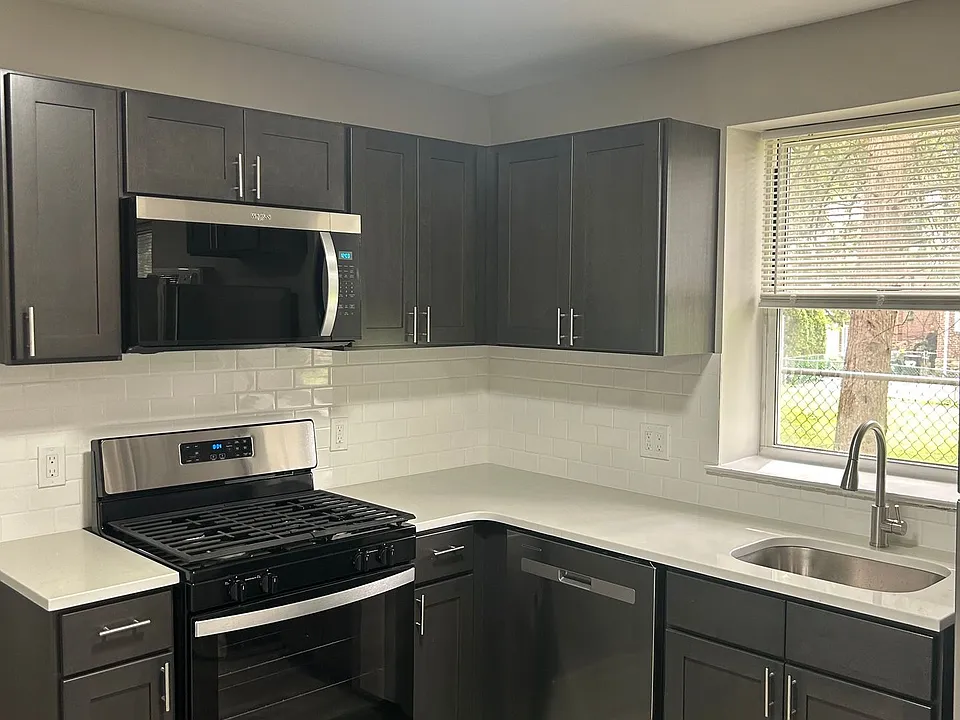 Austin Manor Apartments