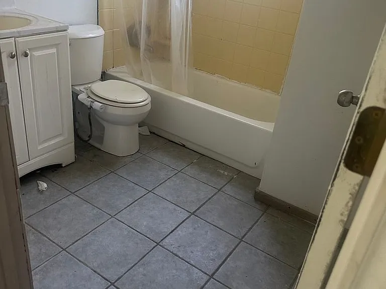 5102 Anna Maria — Photo 4