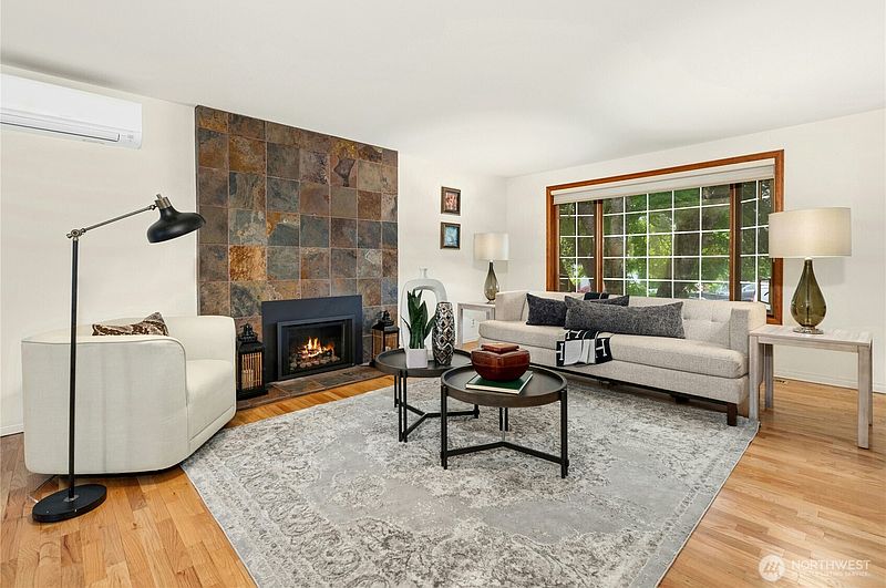 4th image of 17518 NE 22nd Court