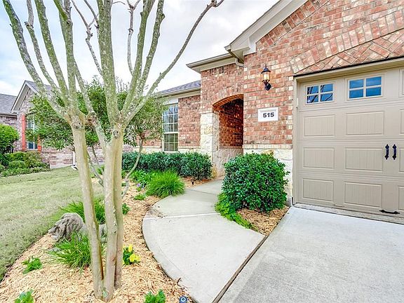 2nd image of 515 Larkspur Ln
