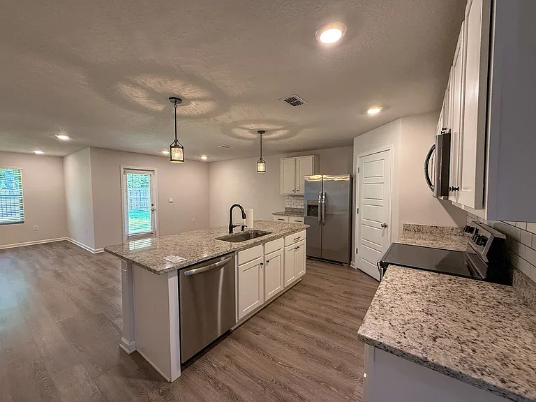 6352 Burrow Ln — Photo 5