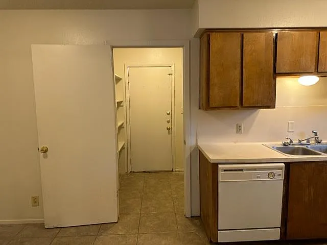 1206 Cheryl St #B — Photo 5