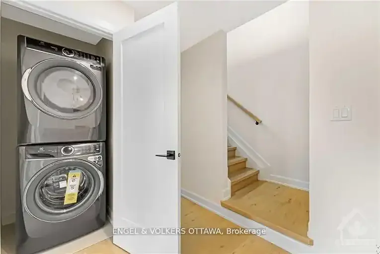 136 Carillon St #1A — Photo 11