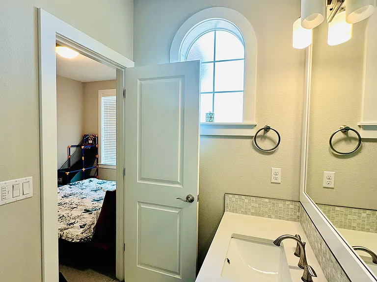 7815 NW 166th Ave — Photo 50