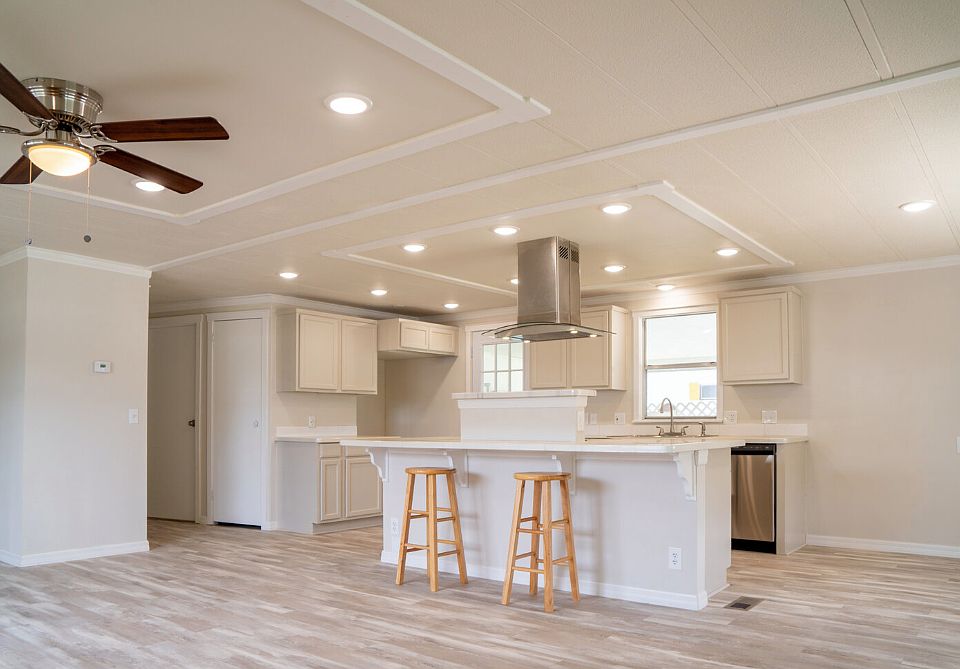 1st image of 138 Hibiscus Dr