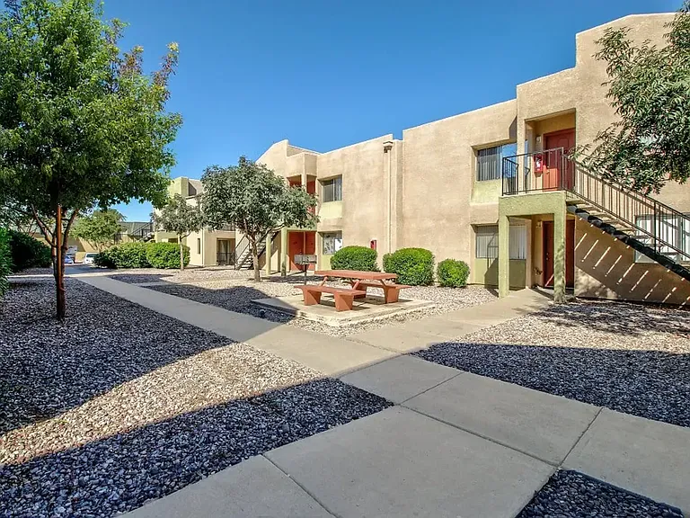 The Quails Apartments — Photo 8