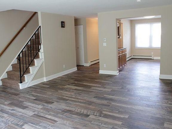 5th image of 145 Harbor Pond Dr APT 2
