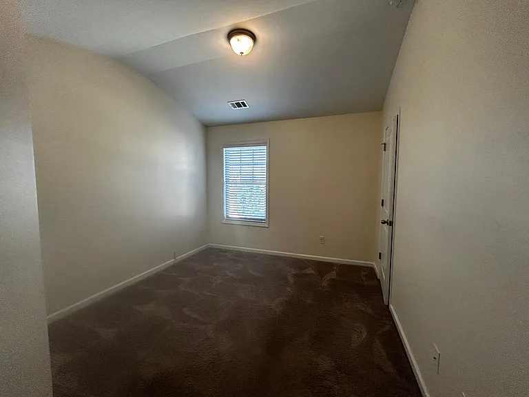 1047 Haley Woods Ct — Photo 15