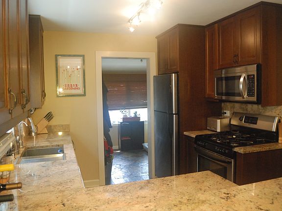 4th image of 4930 N McVicker Ave