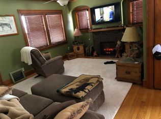 310 24th St NE, Cedar Rapids, IA 52402