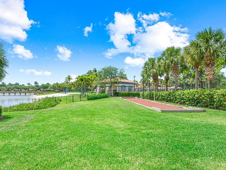 550 Tomahawk Ct — Photo 48