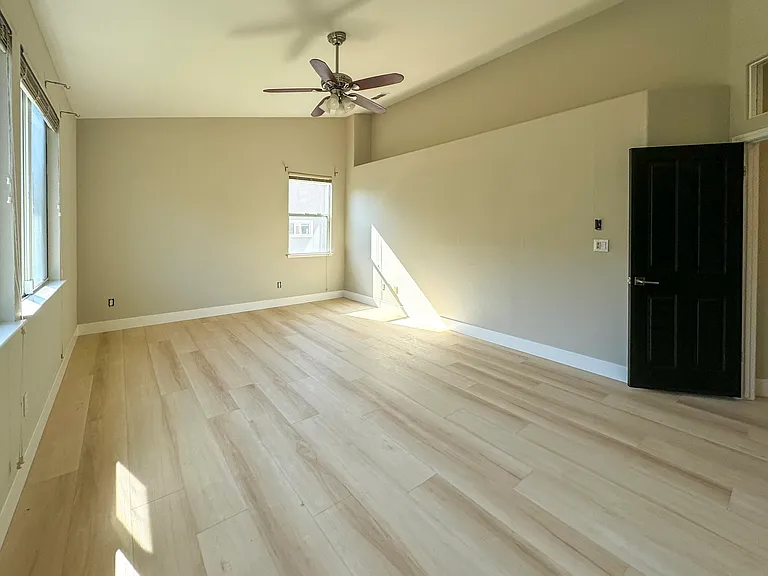 5181 Stone Canyon Dr — Photo 33