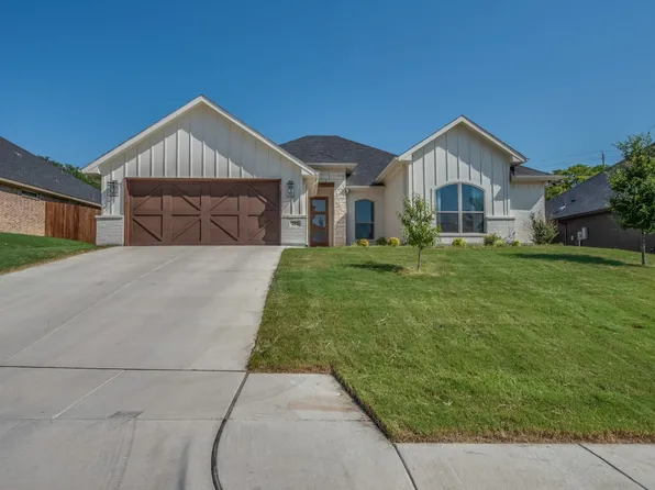 202 Buckeye Dr, Weatherford, TX 76086