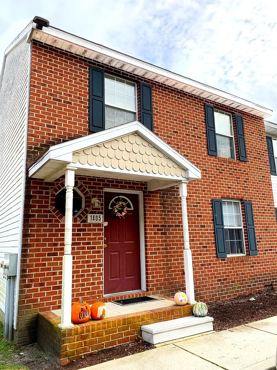 Floor plan 4 Bed, 2 Bath - Varsity