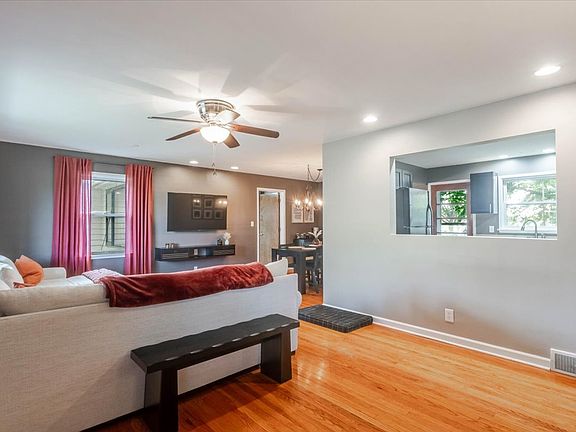 5th image of 1011 Bakewell Ave