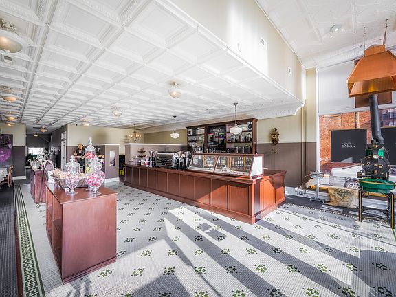 Retail Storefront Entry