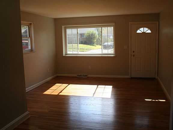 3rd image of 2621 Honeyhill Ct