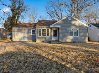 2116 SW Plass Ave, Topeka, KS 66611