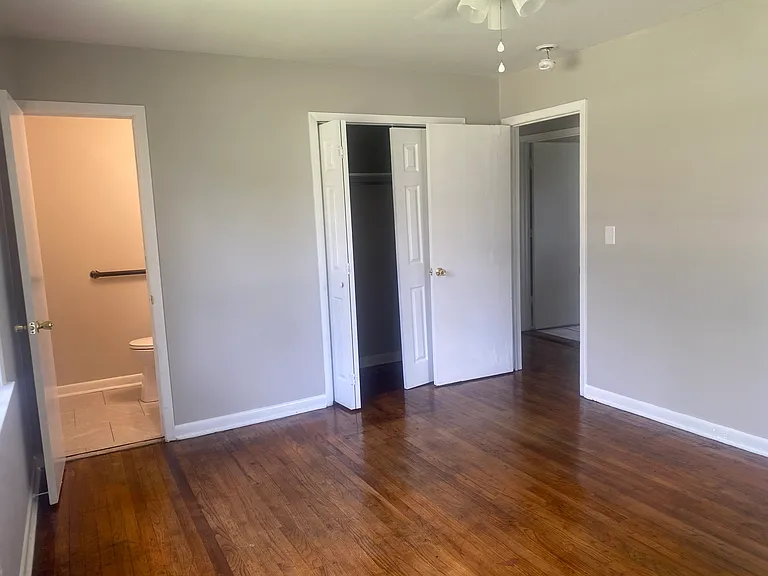 612 E Boundary St — Photo 15