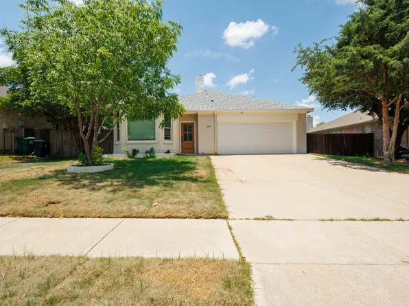 3948 Overlake Dr, Denton, TX 76210