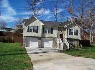 2311 Olde Meadow Dr, Hudson, NC 28638