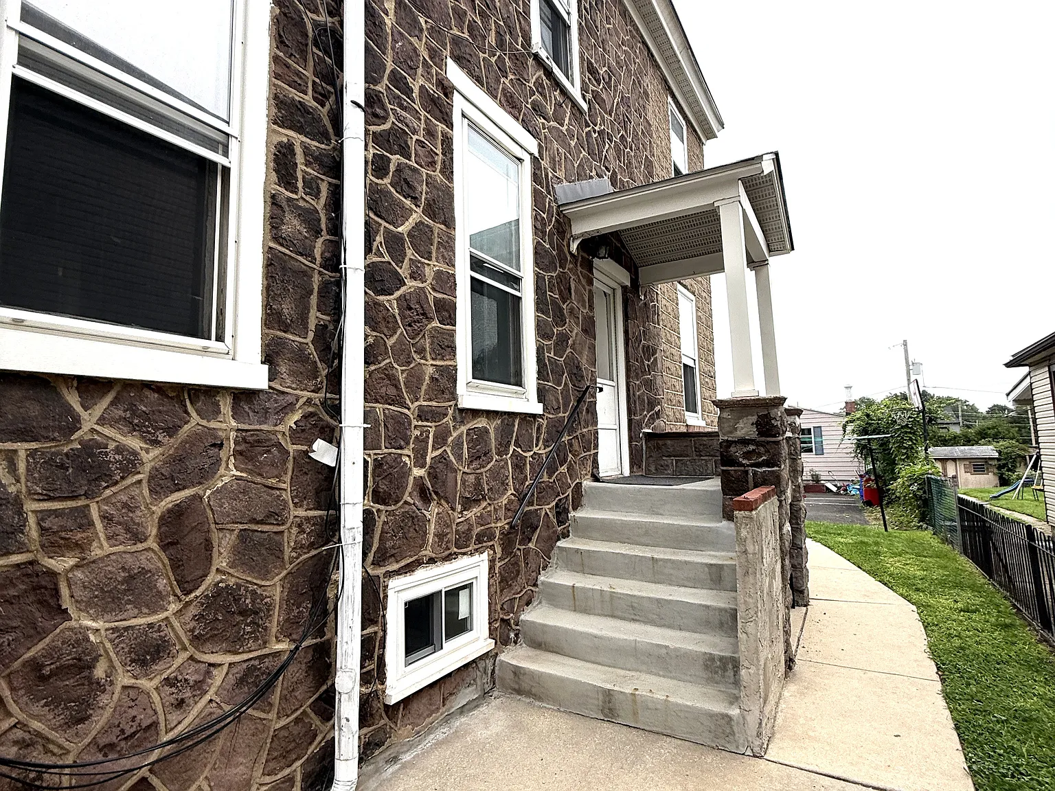 1 bed, $1,300 — Photo 2