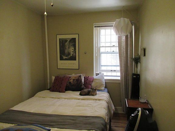 3rd image of 1220 N Marion St APT 4
