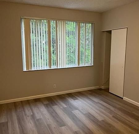 3rd image of 7803 Sanibel Dr