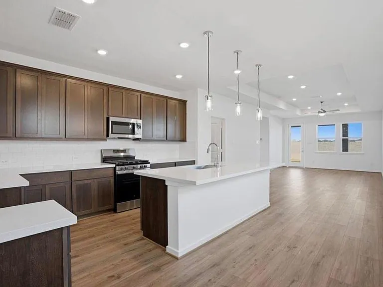 9026 Selwyn Pointe Way — Photo 2