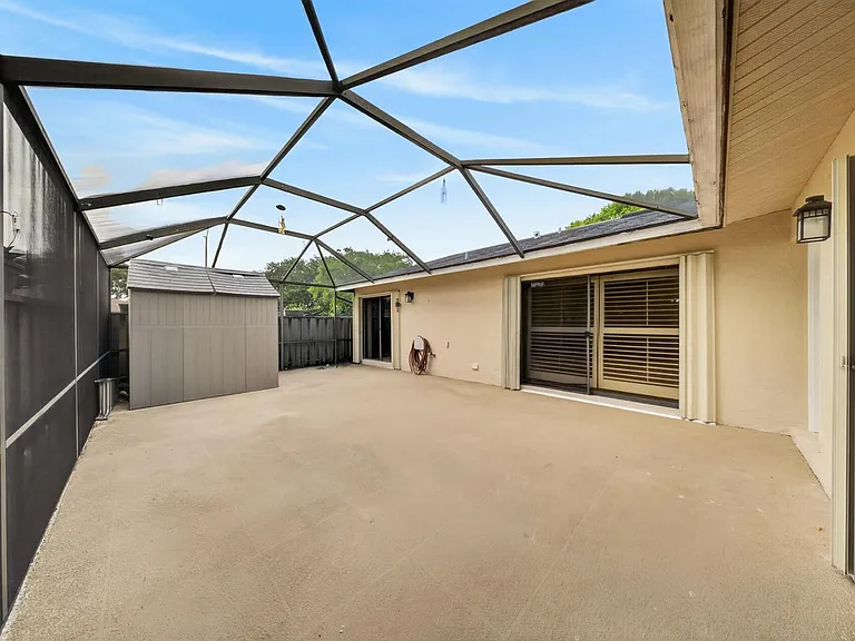 1567 Pheasant Walk #B — Photo 3