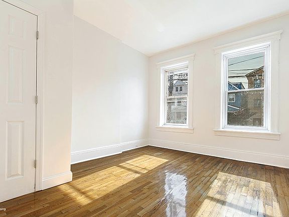 5th image of 310 Ege Ave #1