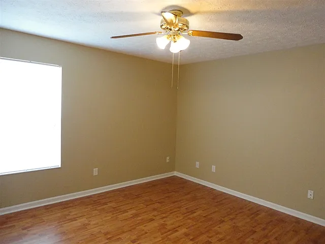 4102 Loyala Chase Ln — Photo 7