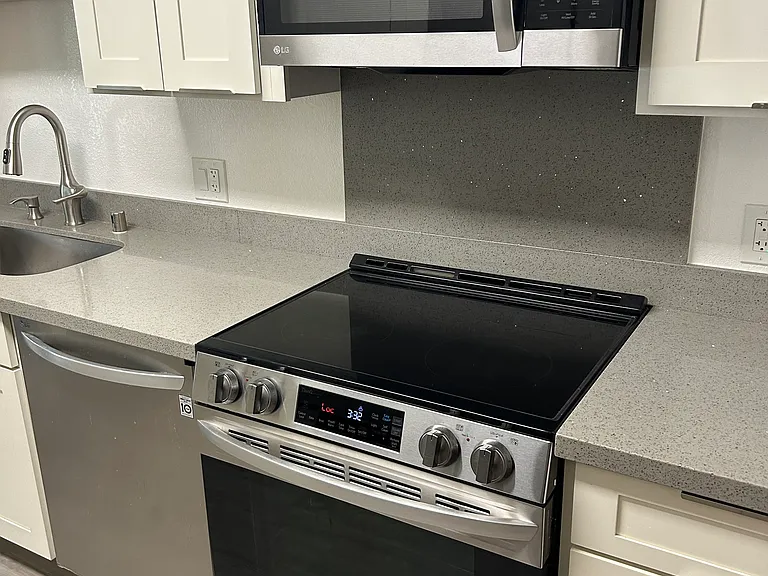 77 Karsten Dr #23A — Photo 5