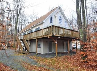 3128 Tuskegee Dr, Pocono Lake, PA 18347