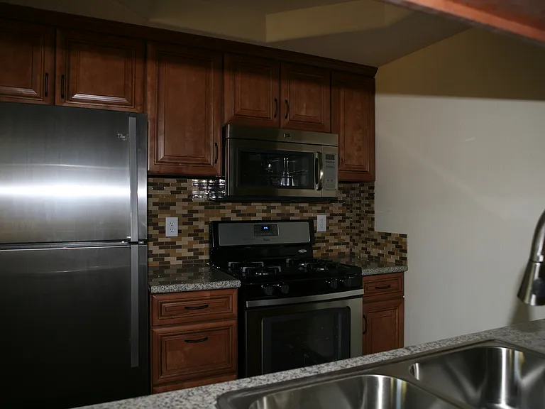2684 Wilson Ave — Photo 7