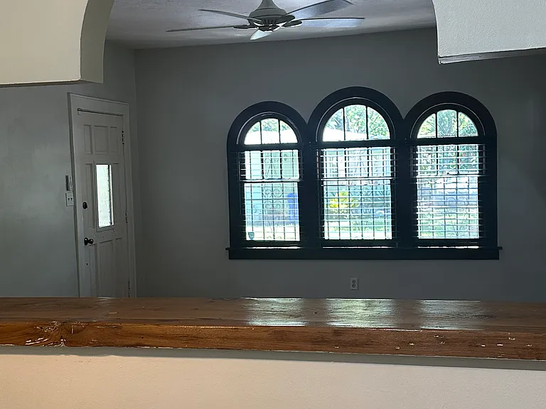 401 Lauderdale Trl — Photo 9