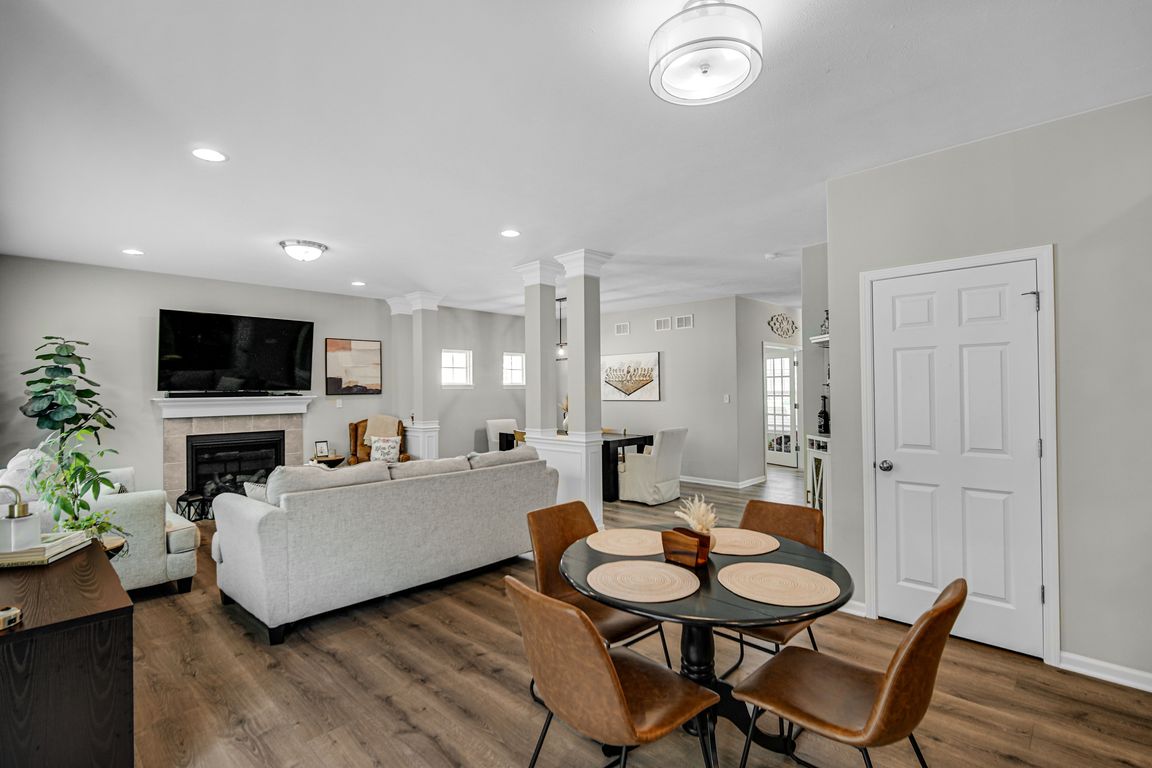 next background image