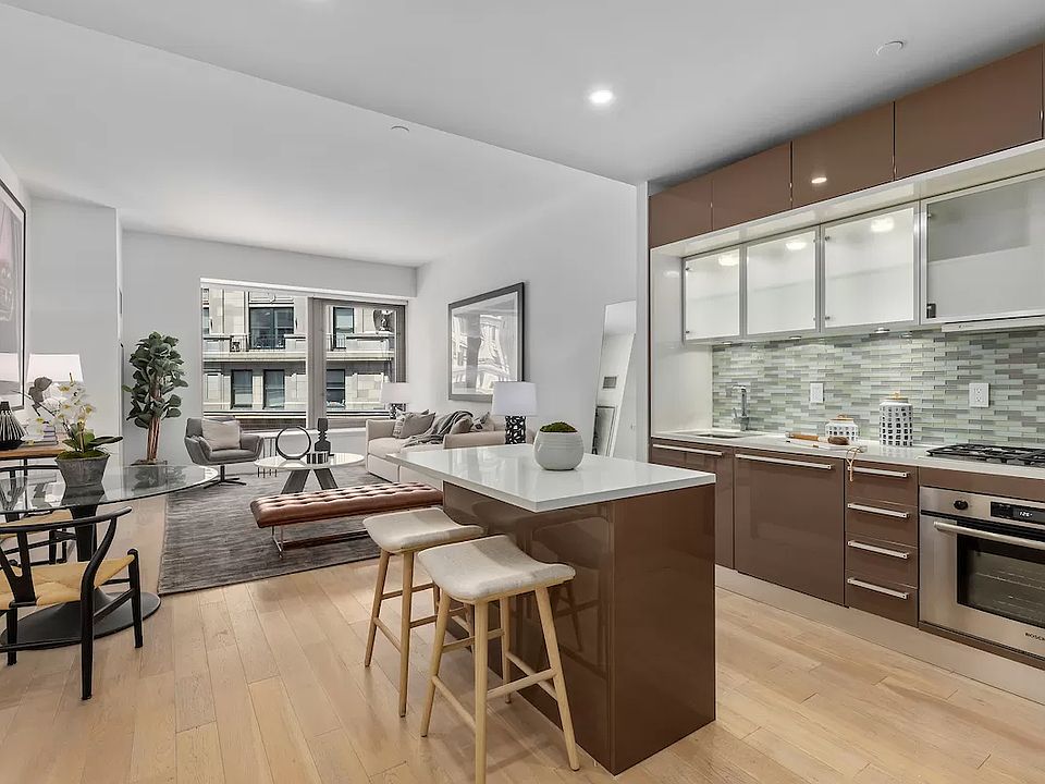 1st image of 75 Wall St APT 24K